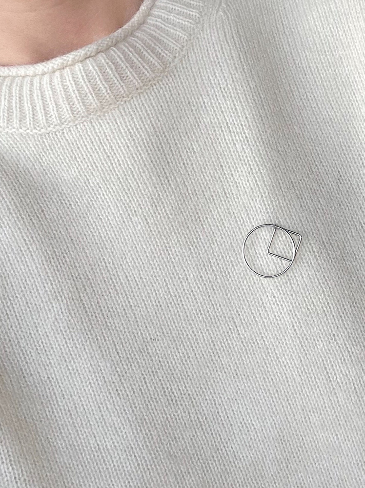 OUT LINE - BROOCH - AB_OL_P1